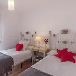 2 Bedroom Beach Front Apartment In Nerja Apartamento *