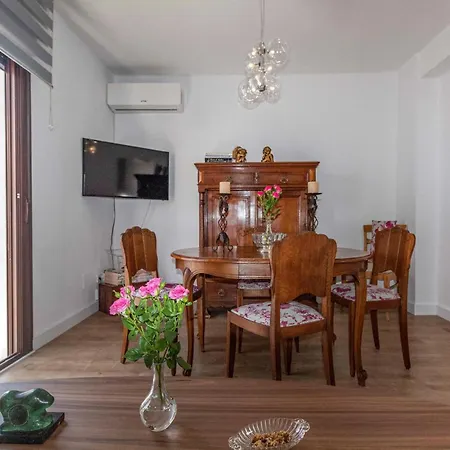 Daire 2 Bedroom Beach Front Apartment In Nerja Nerja