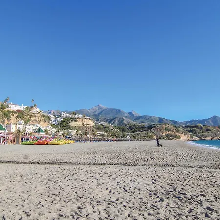 Daire 2 Bedroom Beach Front Apartment In Nerja